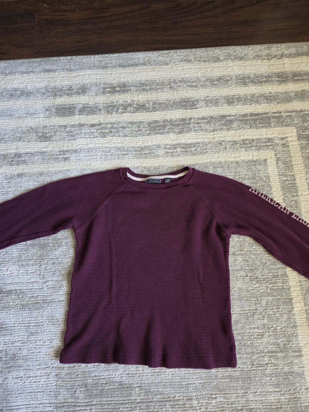 Woman's Cropped American Eagle Long Sleeve Thermal size Medium